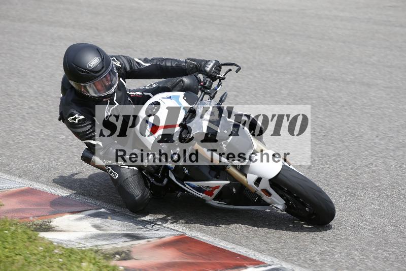 /Archiv-2024/29 12.06.2024 MOTO.CH Track Day ADR/Gruppe rot/70